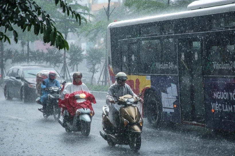 Đầu tuần, mưa dông diễn ra nhiều nơi ở miền Bắc, có xu hướng lan rộng trên cả nước- Ảnh 1.