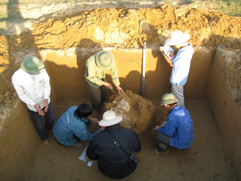 Cuộc tranh luận lớn khi phát lộ la liệt hiện vật cổ trong quá trình đào khai quật khảo cổ một nơi ở Hà Tĩnh- Ảnh 5.