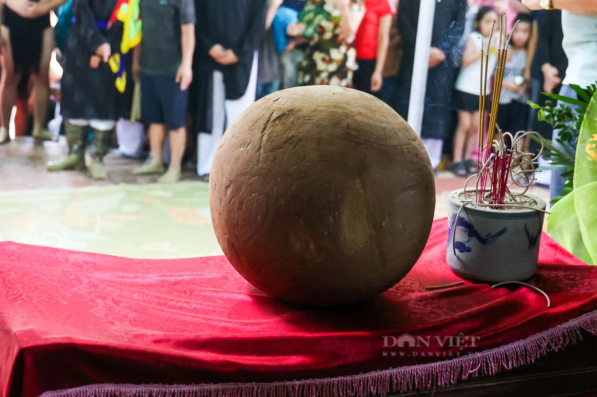 Trai tráng đóng khố vật quả cầu bùn nặng 20 kg ở Bắc Giang- Ảnh 3.