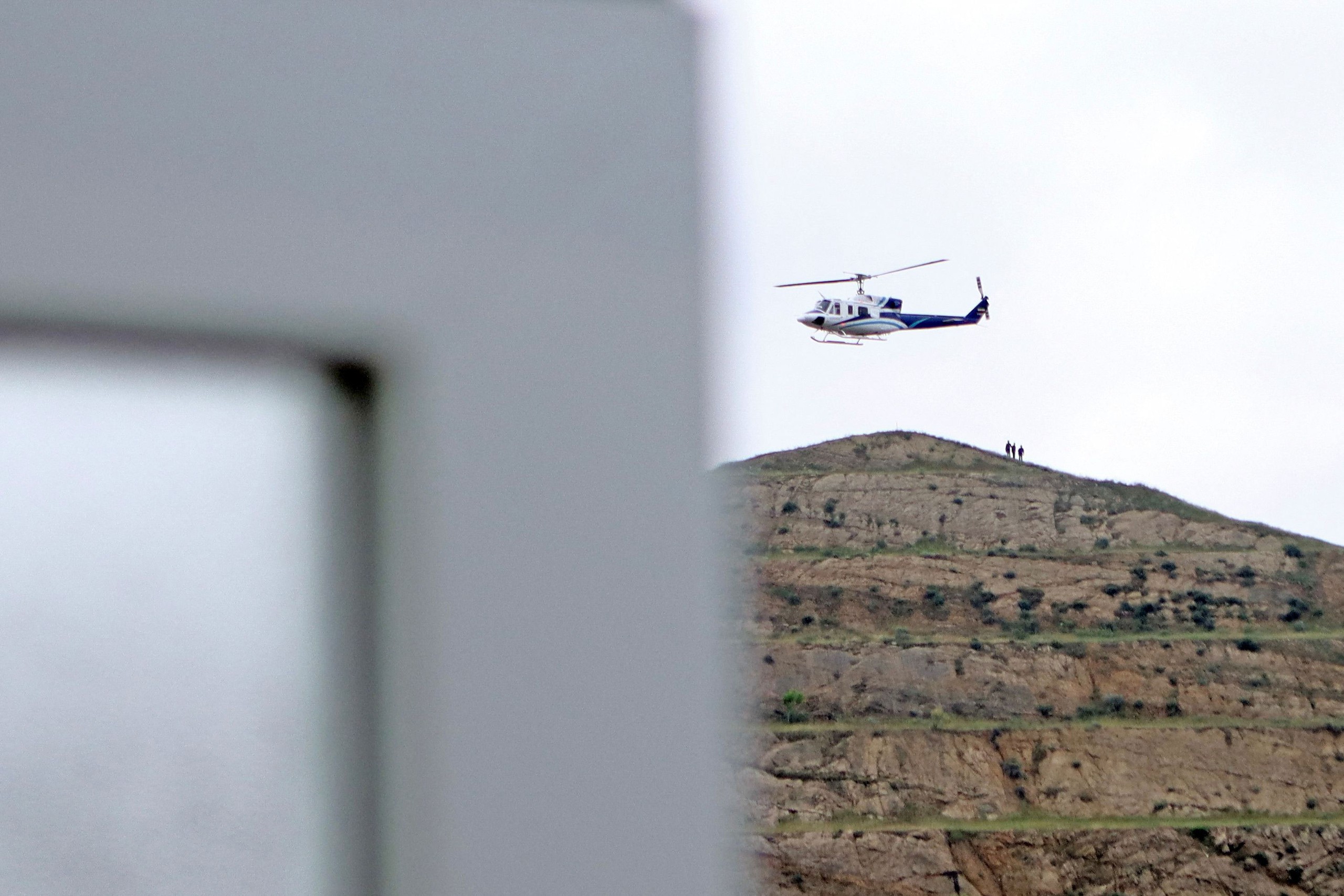 Đã xác định vị trí nơi trực thăng chở Tổng thống Iran Ebrahim Raisi bị rơi- Ảnh 1.
