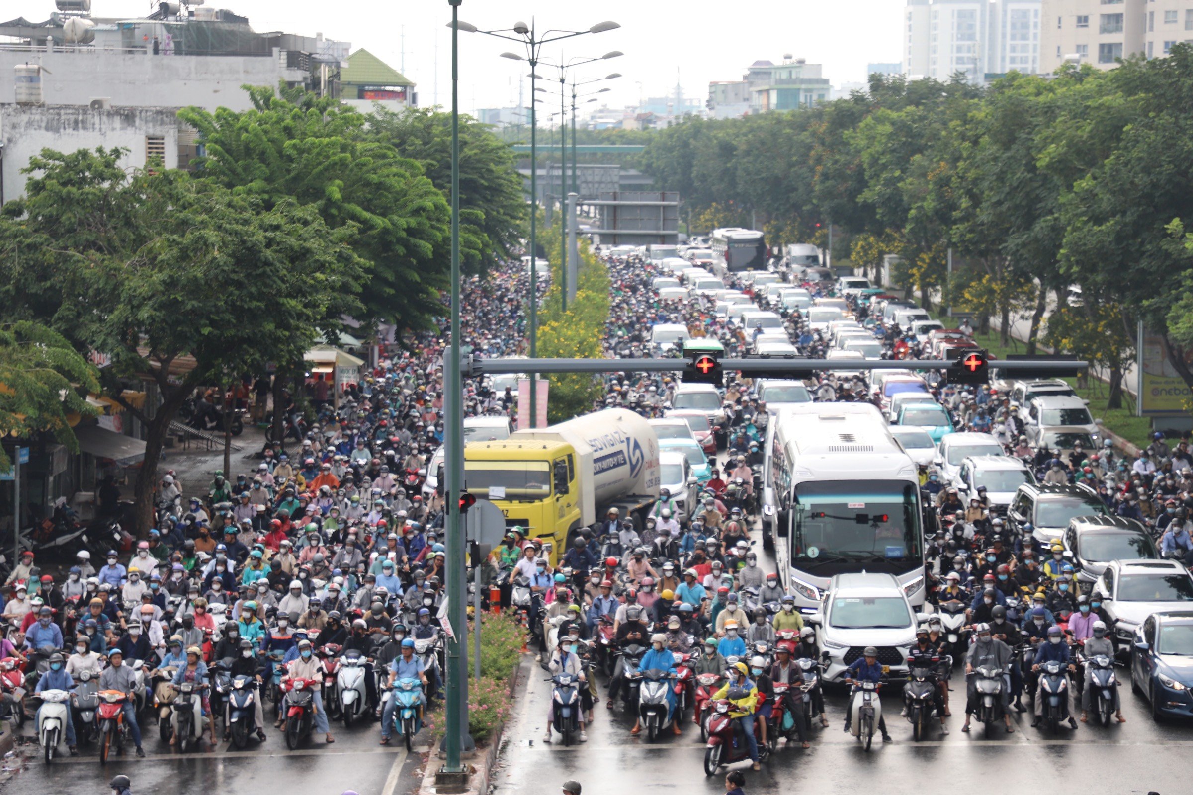 Thu phí kẹt xe để hạn chế xe cá nhân vào nội đô TP.HCM: Cần phải thăm dò để biết được tính khả thi- Ảnh 3.