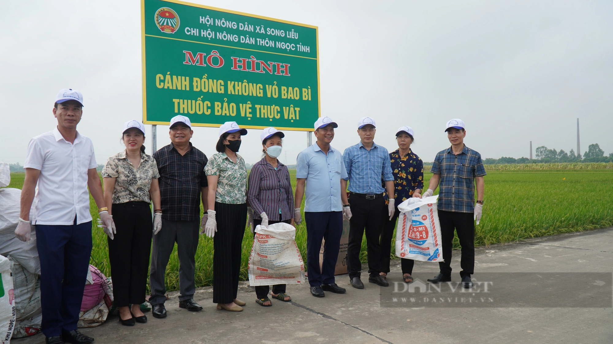 Hội Nông dân thị xã Thuận Thành (Bắc Ninh) phát động hội viên nông dân "làm sạch đồng ruộng"- Ảnh 5.