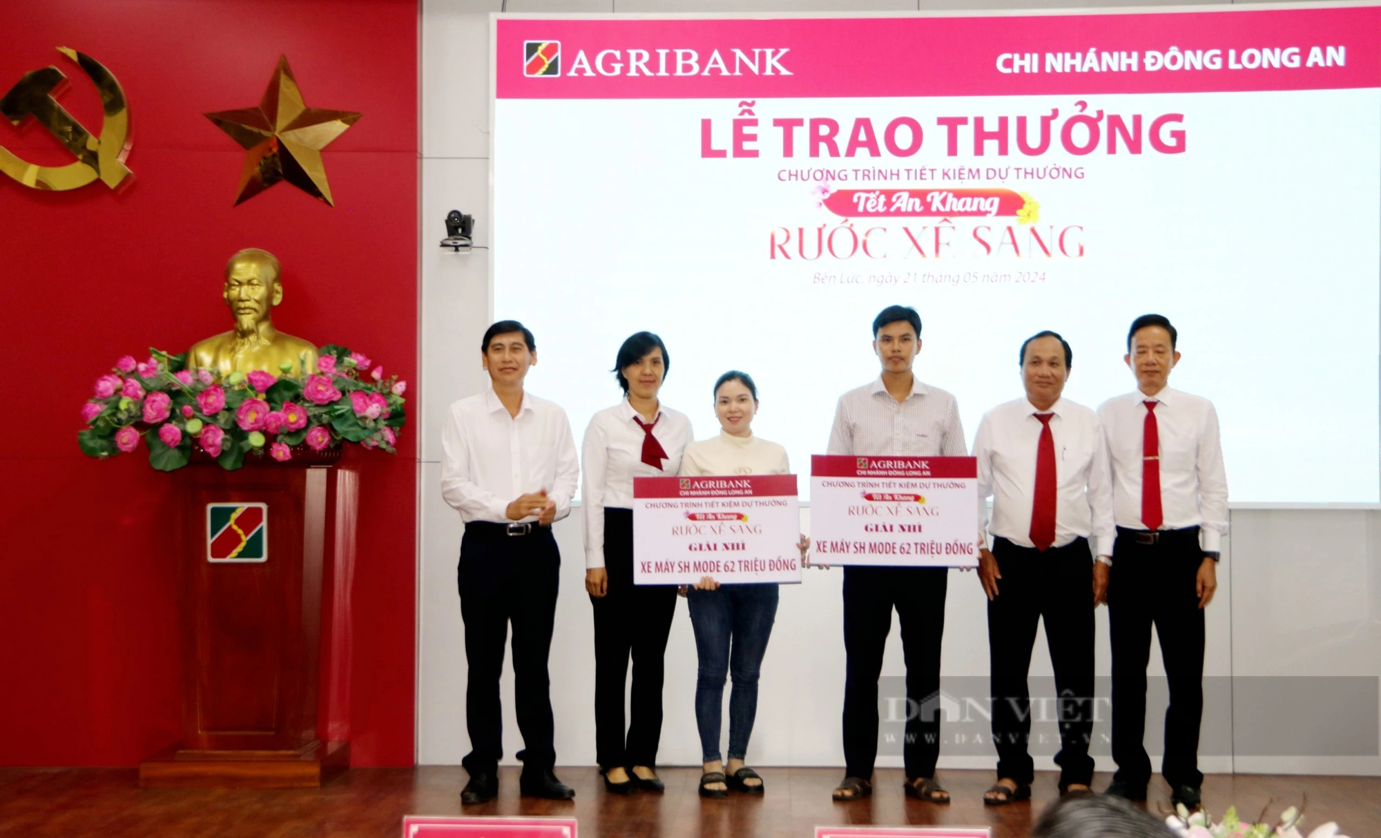 Agribank Chi nhánh Đông Long An trao sổ tiết kiệm 1 tỉ đồng cho khách hàng may mắn- Ảnh 4.