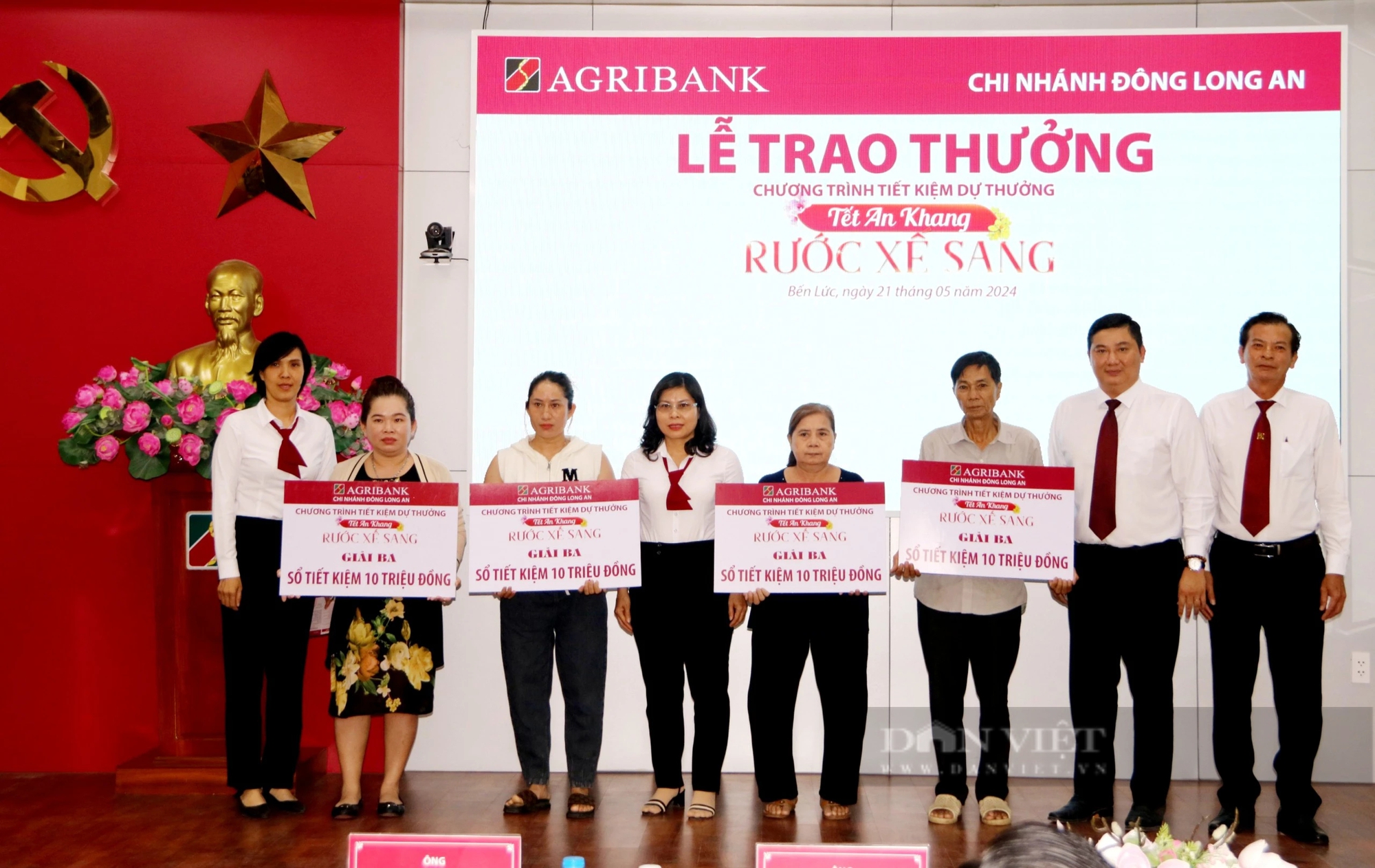 Agribank Chi nhánh Đông Long An trao sổ tiết kiệm 1 tỉ đồng cho khách hàng may mắn- Ảnh 5.