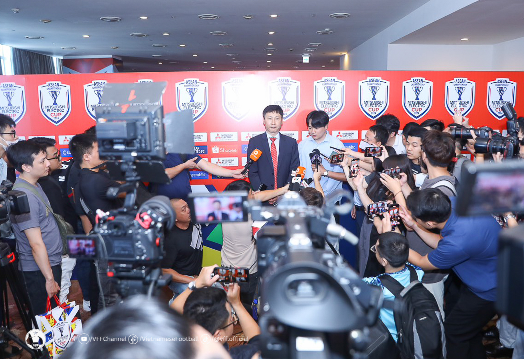 HLV Kim Sang-sik tuyên bố "sốc" khi ĐT Việt Nam đối đầu Indonesia- Ảnh 1.
