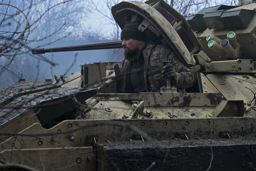 Lính Ukraine đau đớn thừa nhận hứng tổn thất nặng nề đến mức không thể mang hết thi thể đồng đội về- Ảnh 1.