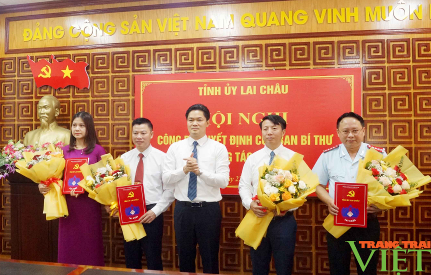 Lai Châu: Công bố Quyết định của Ban Bí thư Trung ương Đảng về việc chuẩn y một số vị trí lãnh đạo- Ảnh 2.