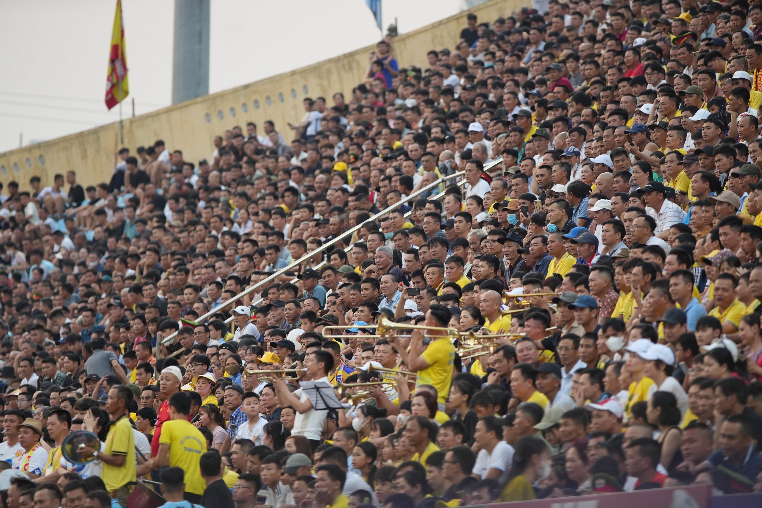 Hải Phòng thắng Nam Định khi HLV Kim Sang-sik dự khán trên sân Thiên Trường- Ảnh 3.