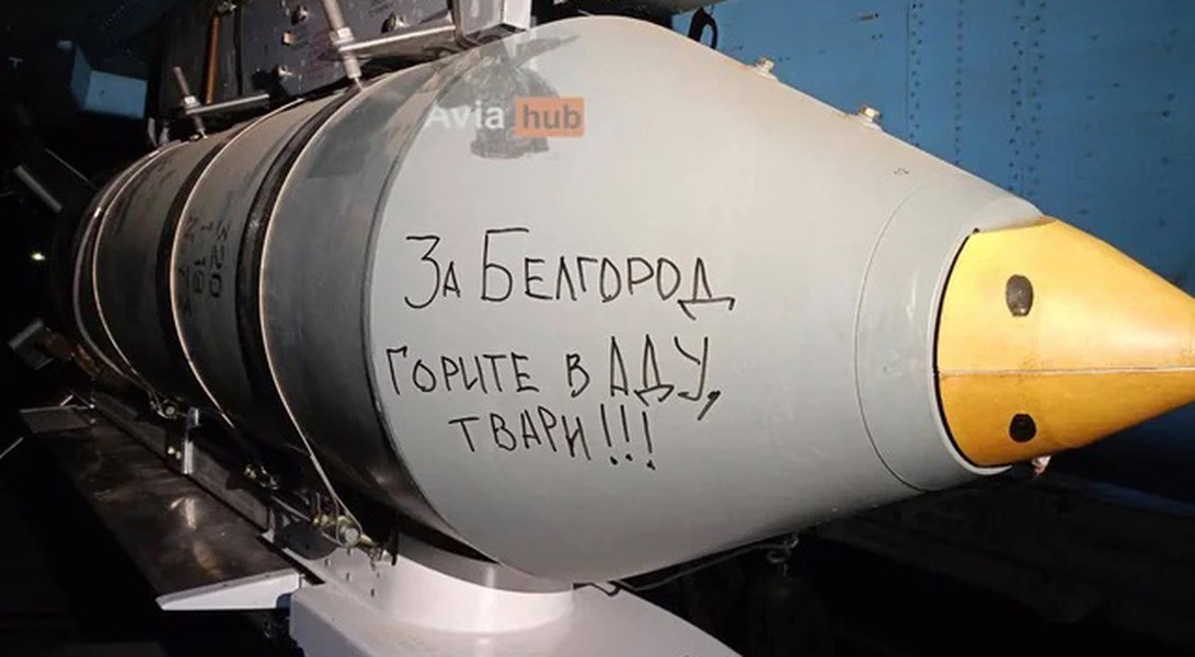 Cận cảnh bom nhiệt áp 1,5 tấn Nga tập kích điểm tập kết lính Ukraine- Ảnh 11.