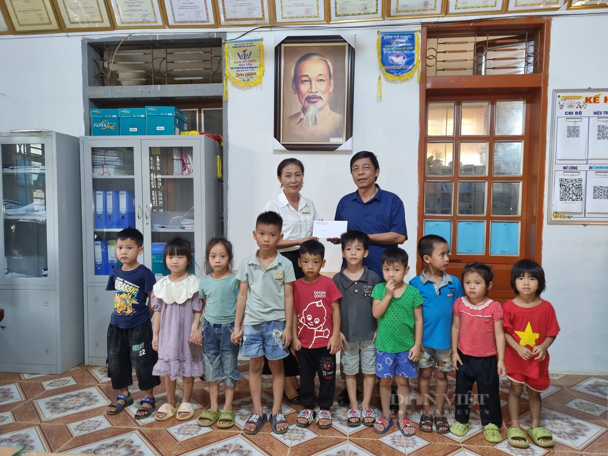 Báo NTNN/Điện tử Dân Việt chia sẻ gian khó với học sinh vùng biên giới Sơn La- Ảnh 1.