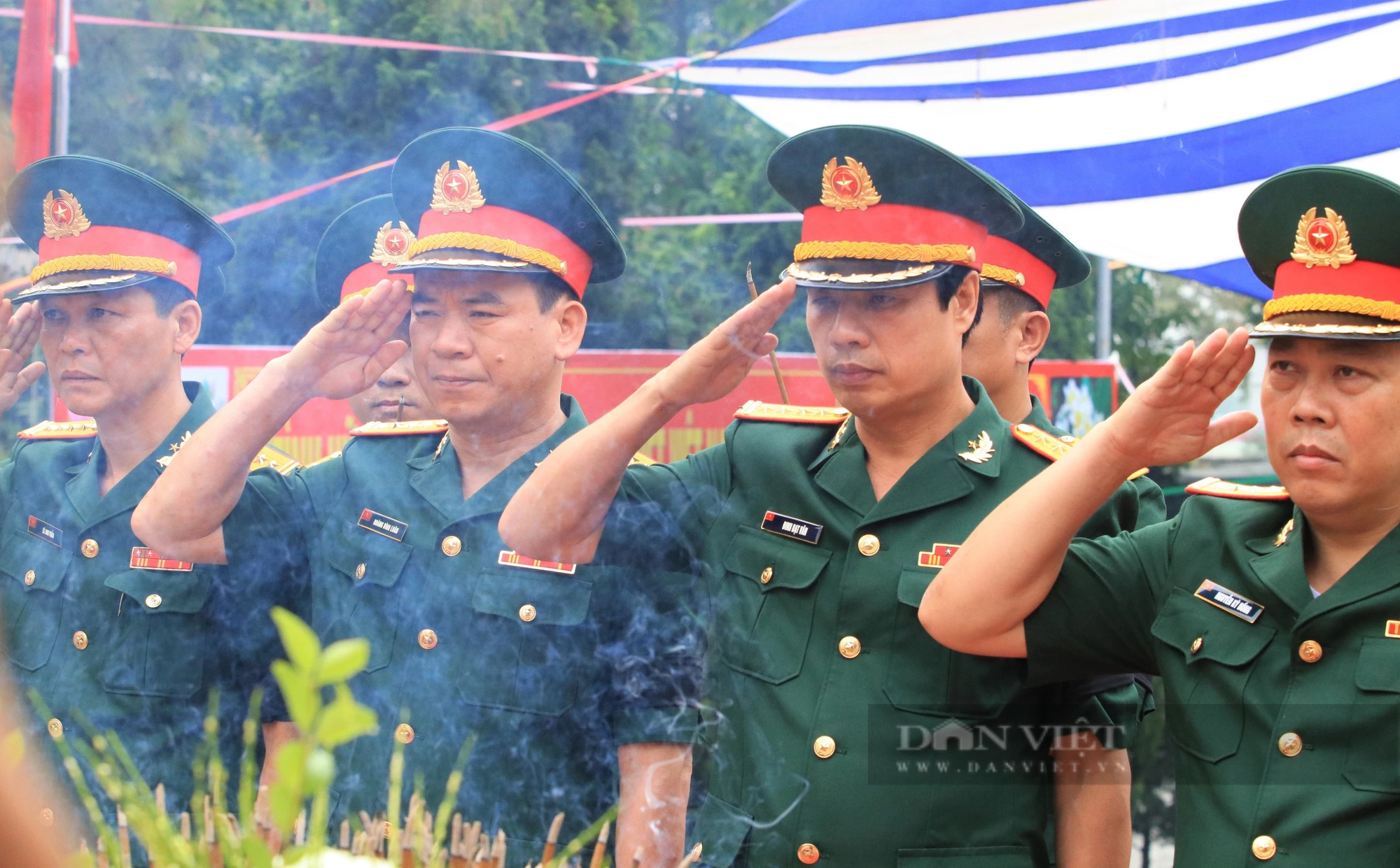 Xúc động lễ truy điệu, an táng 87 hài cốt liệt sĩ quân tình nguyện, chuyên gia Việt Nam hy sinh trên nước bạn Lào- Ảnh 6.