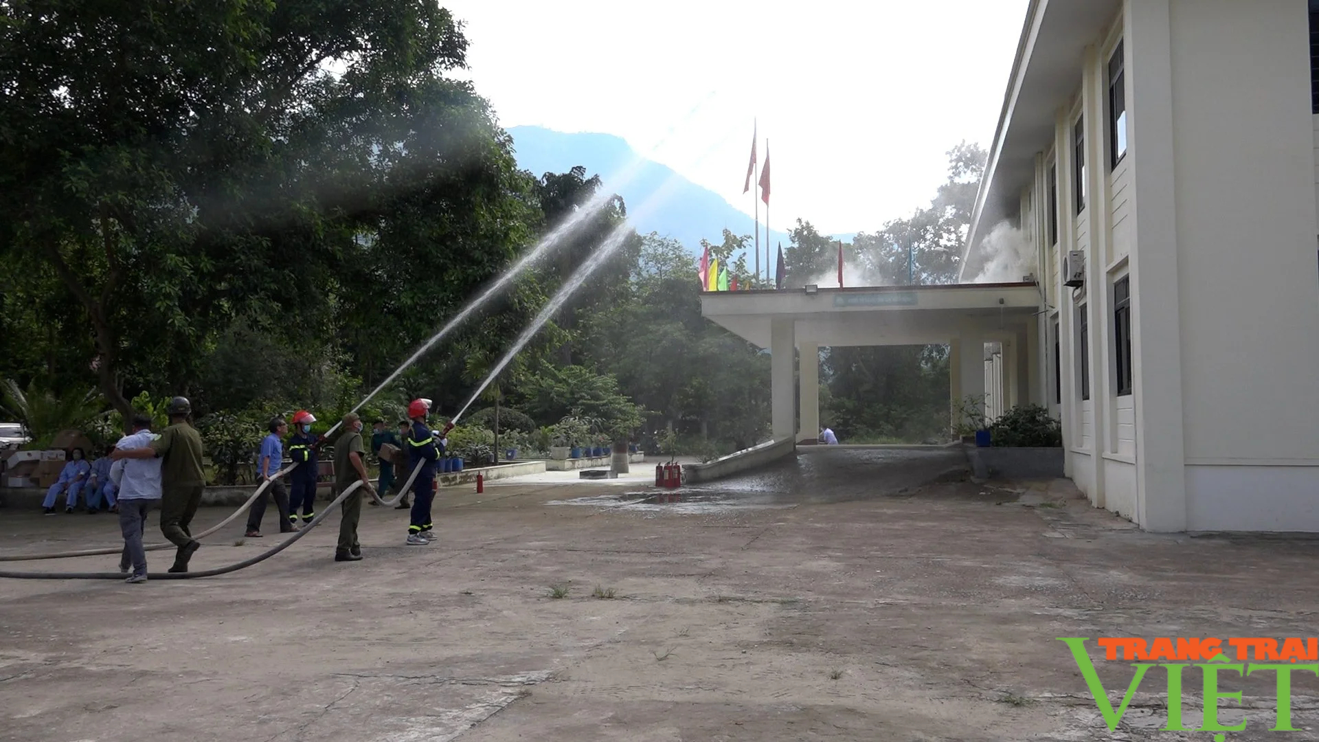 Đây là cách nâng cao kỹ năng chữa cháy, cứu nạn cứu hộ cho một khu dân cư ở Lào Cai- Ảnh 5.