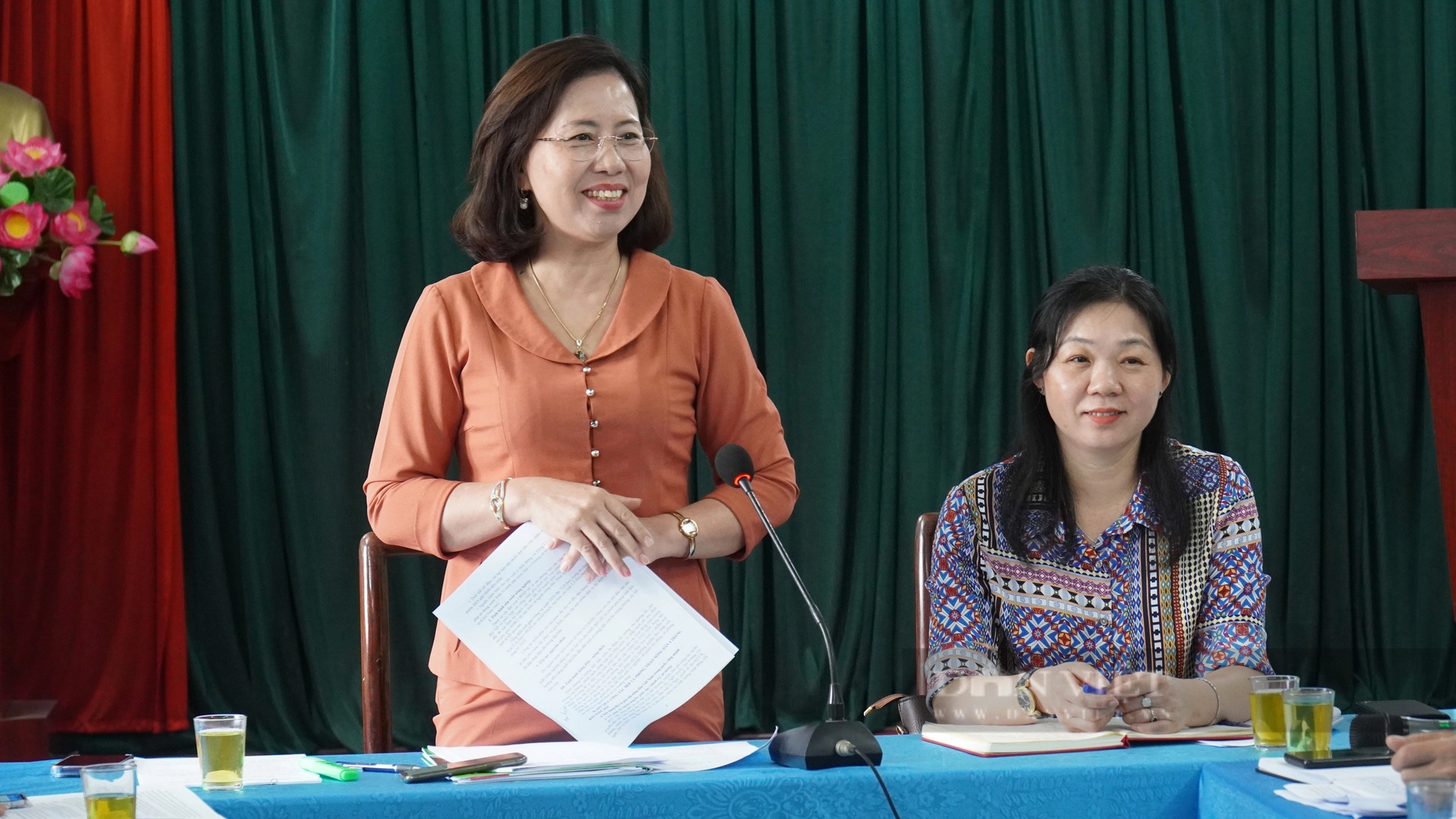 Phó Chủ tịch BCH Hội Nông dân Việt Nam Bùi Thị Thơm đánh giá cao CLB "Nông dân với pháp luật" xã Hoàn Sơn- Ảnh 5.