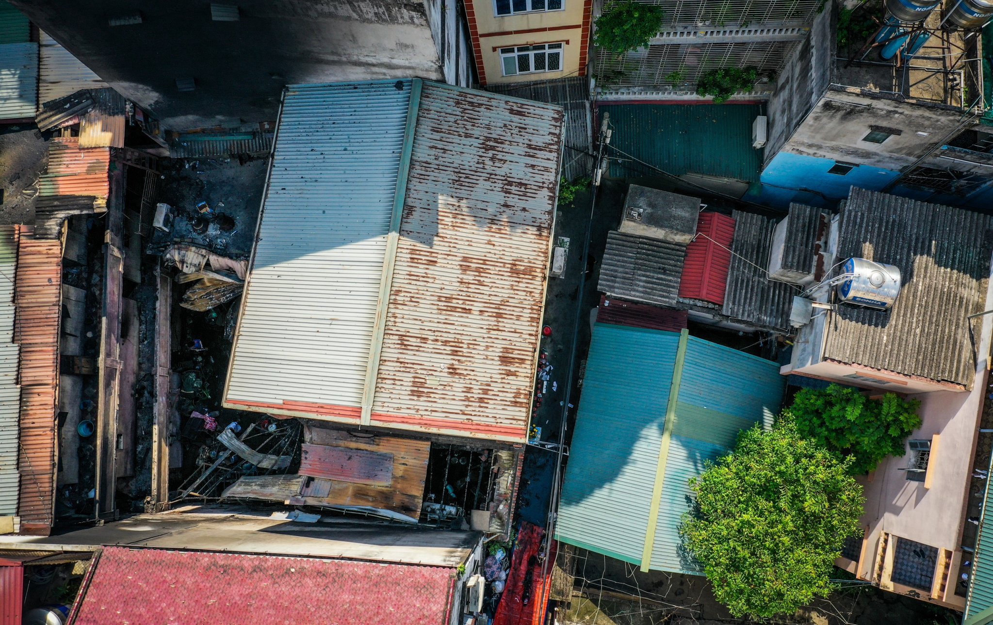 Vụ cháy nhà trọ ở Hà Nội: "Khi làng lên phố, người dân cơi nới nhà ở khiến đường chật hẹp khó thoát hiểm"- Ảnh 3.