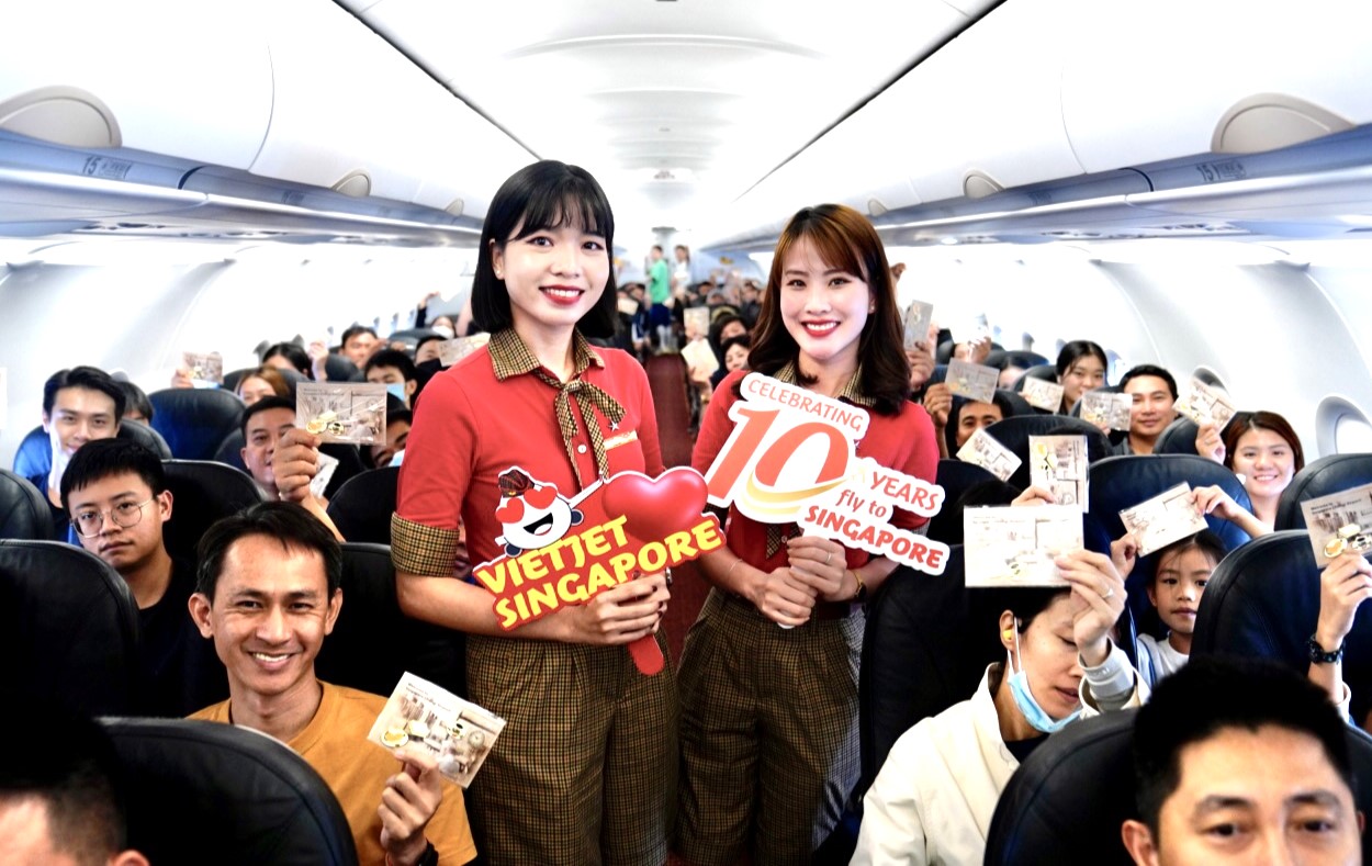 Mừng kỷ niệm “chuyến bay nụ cười” đến Singapore, Vietjet tặng 10.000 vé bay chỉ từ 0 đồng- Ảnh 2.