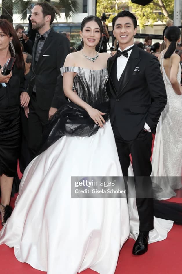 Á hậu Phương Nga - Bình An tình tứ trên thảm đỏ Cannes 2024 được khen đẹp như "công chúa - hoàng tử"- Ảnh 1.