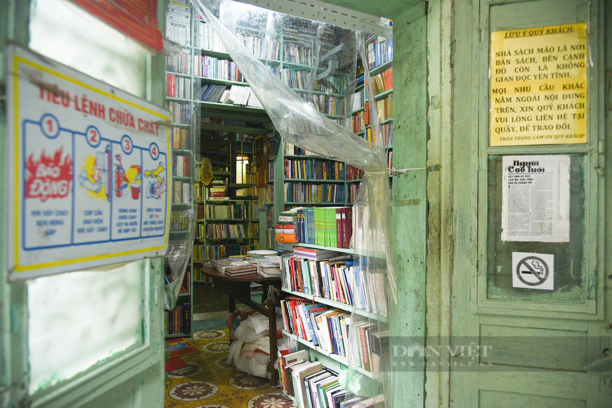 Khám phá tiệm sách lâu đời nhất trên phố Đinh Lễ- Ảnh 2.