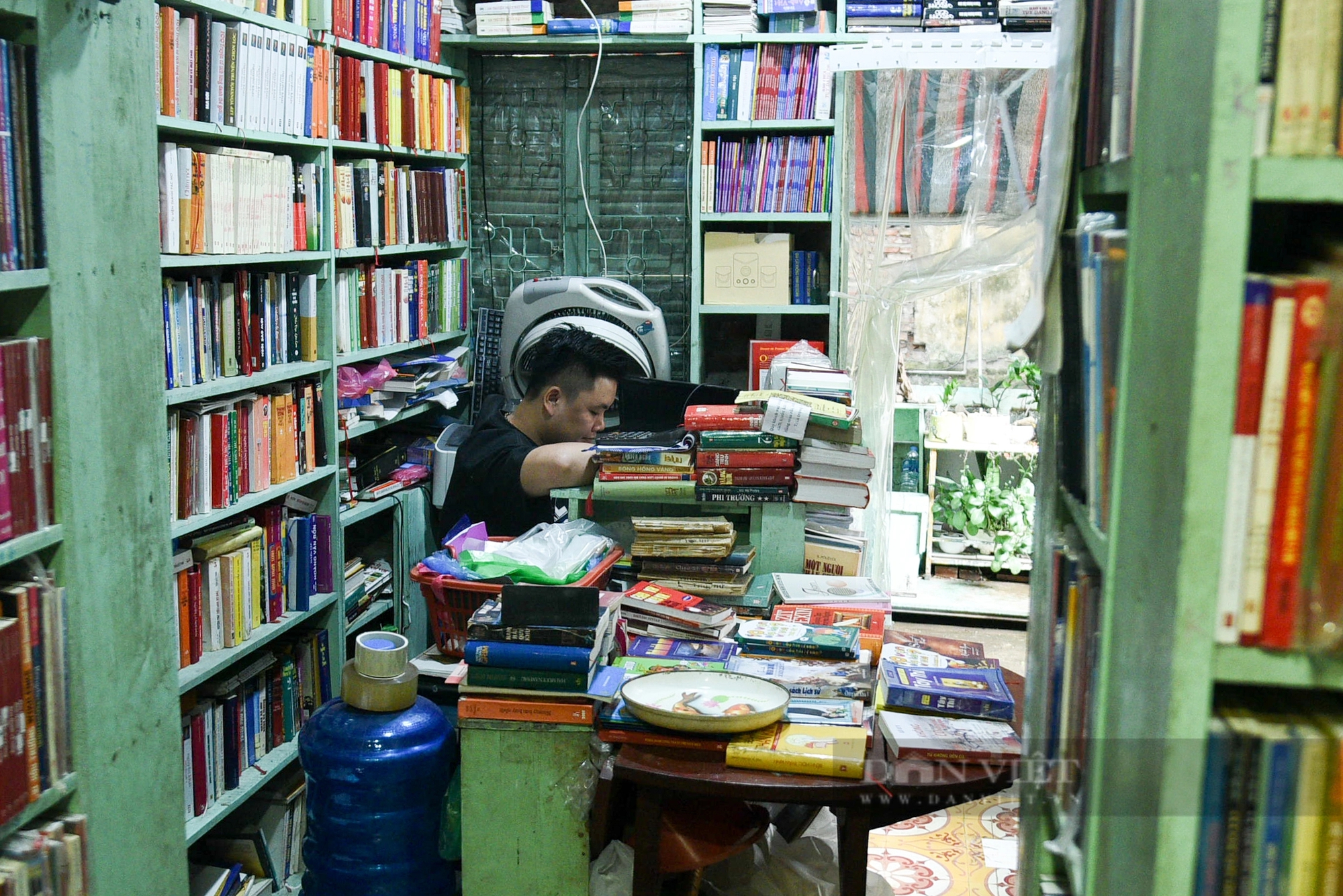 Khám phá tiệm sách lâu đời nhất trên phố Đinh Lễ- Ảnh 12.