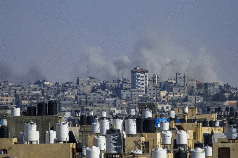 Israel tiếp tục tấn công trên khắp thành phố Rafah sau phán quyết của ICJ- Ảnh 1.
