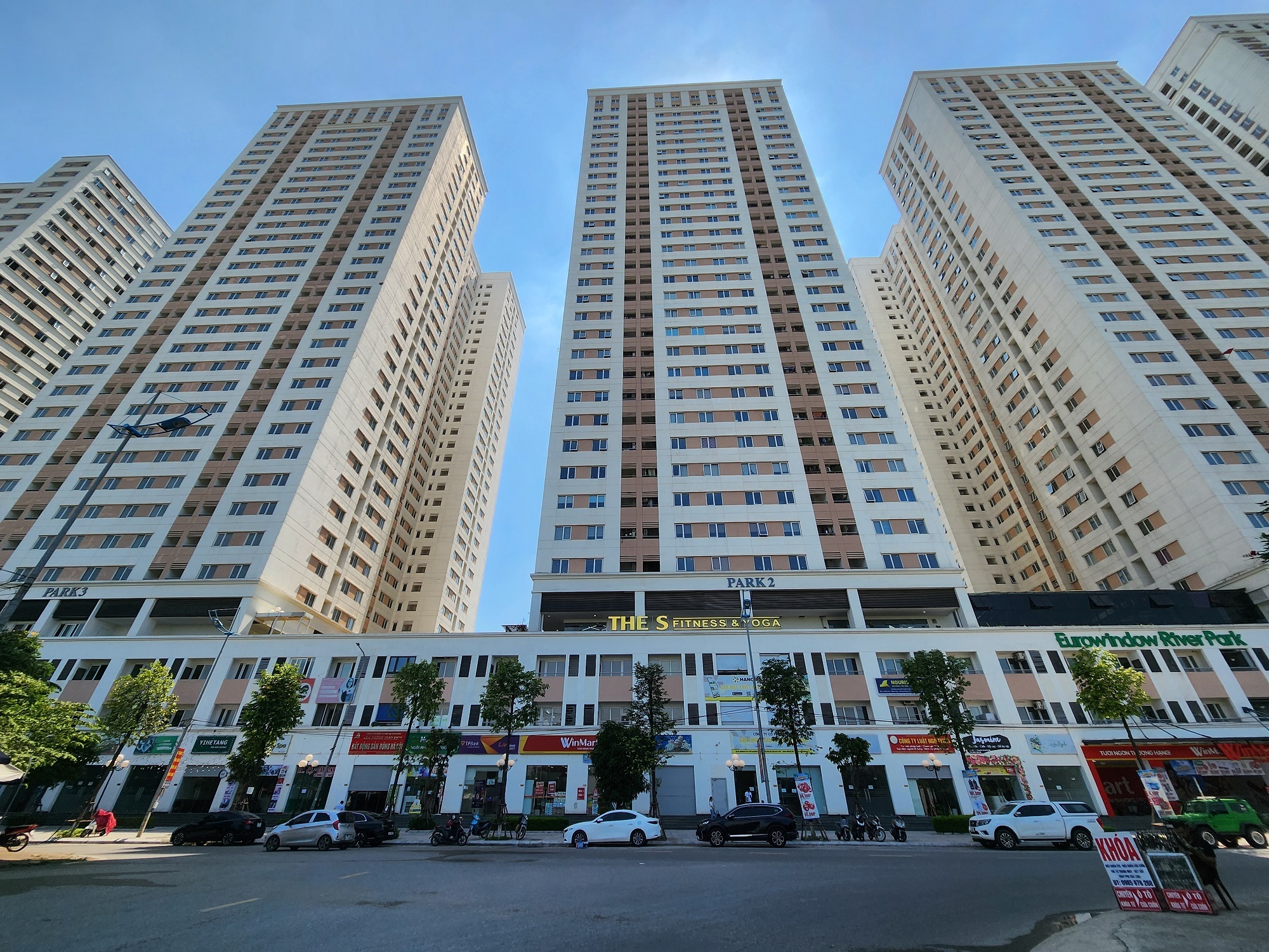 Giá bán chung cư tại Hà Nội tiếp đà "leo thang", có nơi tăng gần 40%- Ảnh 1.