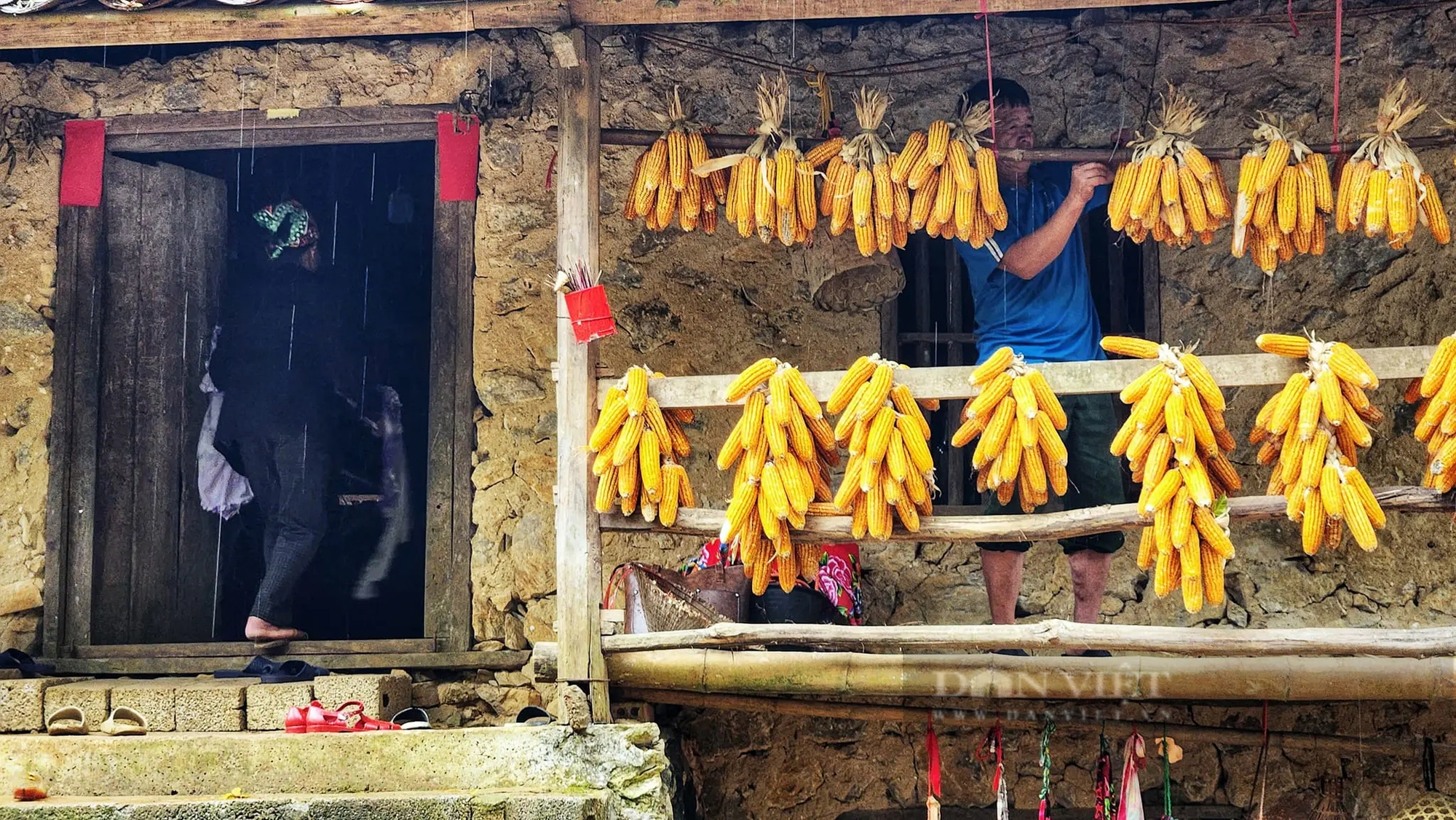 Một nơi ở Cao Bằng cách Trung Quốc vài trăm mét có hồ nước ngọt xanh đến kỳ lạ, cả năm chả thấy cạn- Ảnh 6.