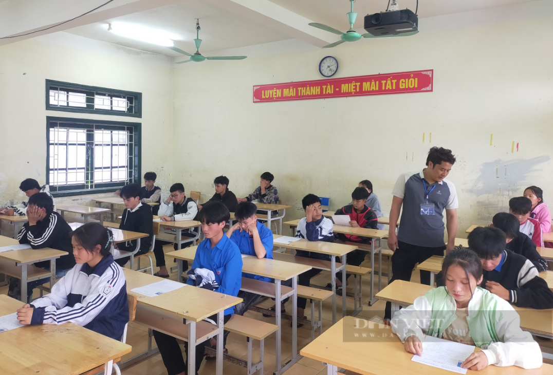 Thi vào lớp 10 năm 2024 tại Lai Châu: 5.506 thí sinh đăng ký thi, thấp so với chỉ tiêu nhưng vẫn vắng thi nhiều- Ảnh 2.