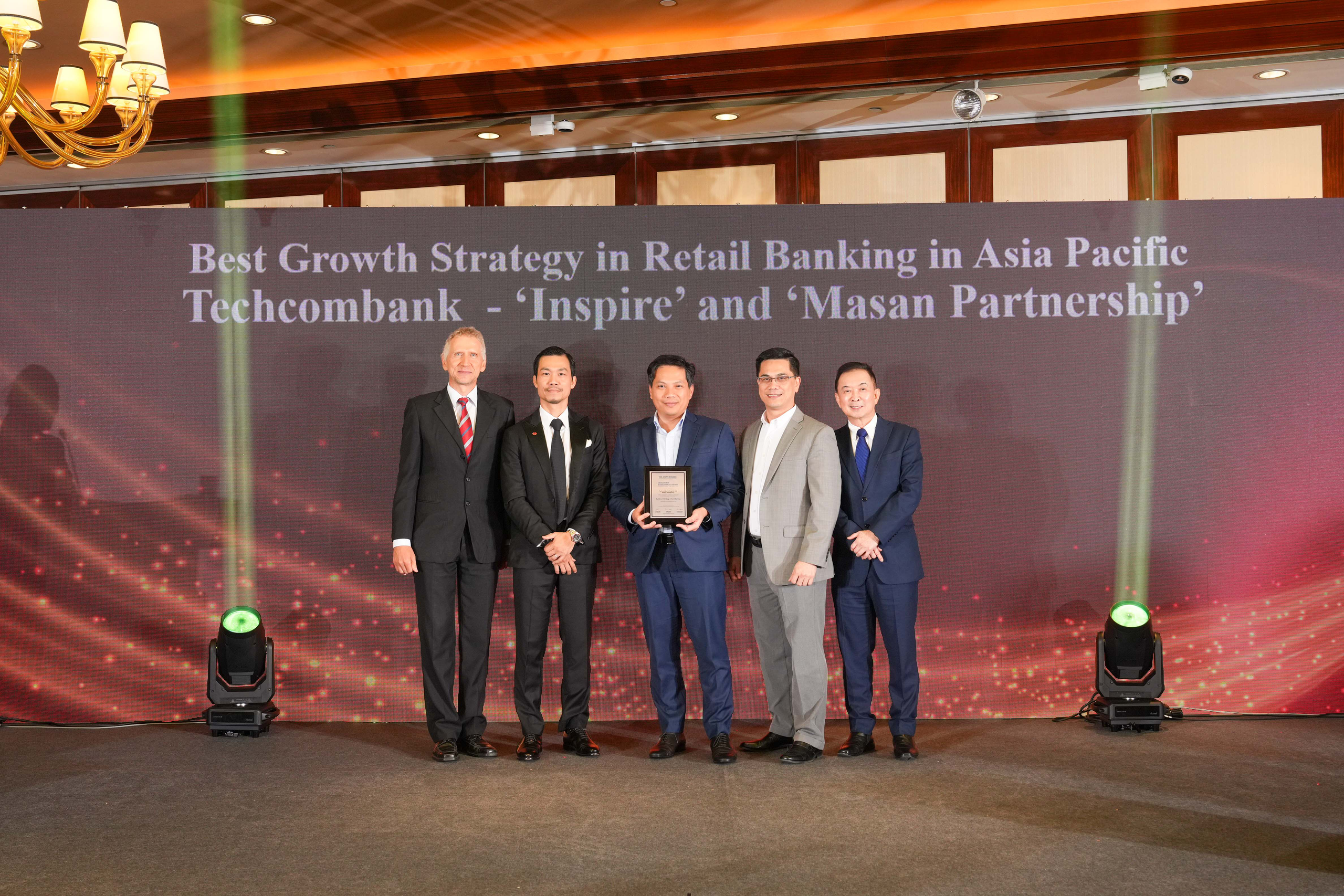 Techcombank được tạp chí The Asian Banker vinh danh tại nhiều hạng mục giải thưởng- Ảnh 2.