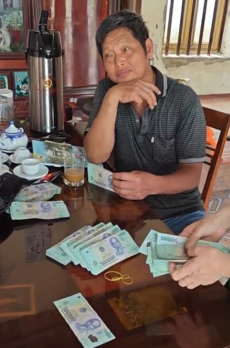 Căn cứ xử lý người "tống tiền" cựu Chủ tịch xã ở Hà Nội đưa 500 triệu đồng mới rút tố cáo- Ảnh 1.