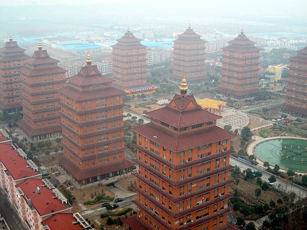 Khám phá ngôi làng từng giàu nhất Trung Quốc, nơi ai cũng là tỷ phú nhưng không được mang tài sản rời khỏi làng- Ảnh 12.