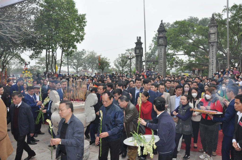 Làng Việt nổi tiếng Hưng Yên có 4 bia đá cổ ghi tên tuổi, sự nghiệp người đỗ đạt các kỳ thi thời Lê, Nguyễn- Ảnh 1.