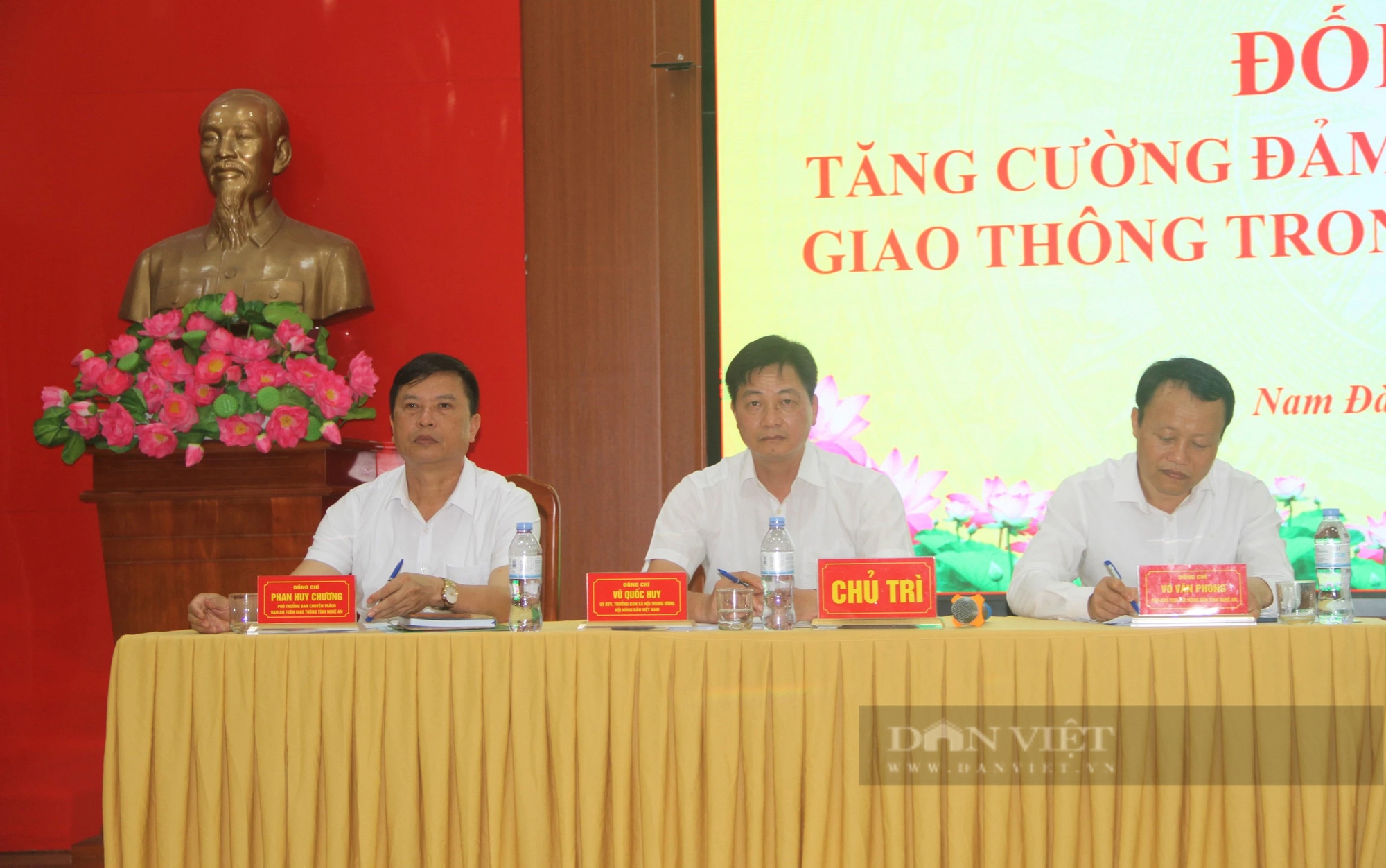 Nông dân Nghệ An cùng tìm giải pháp tăng cường đảm bảo an toàn giao thông nông thôn- Ảnh 3.