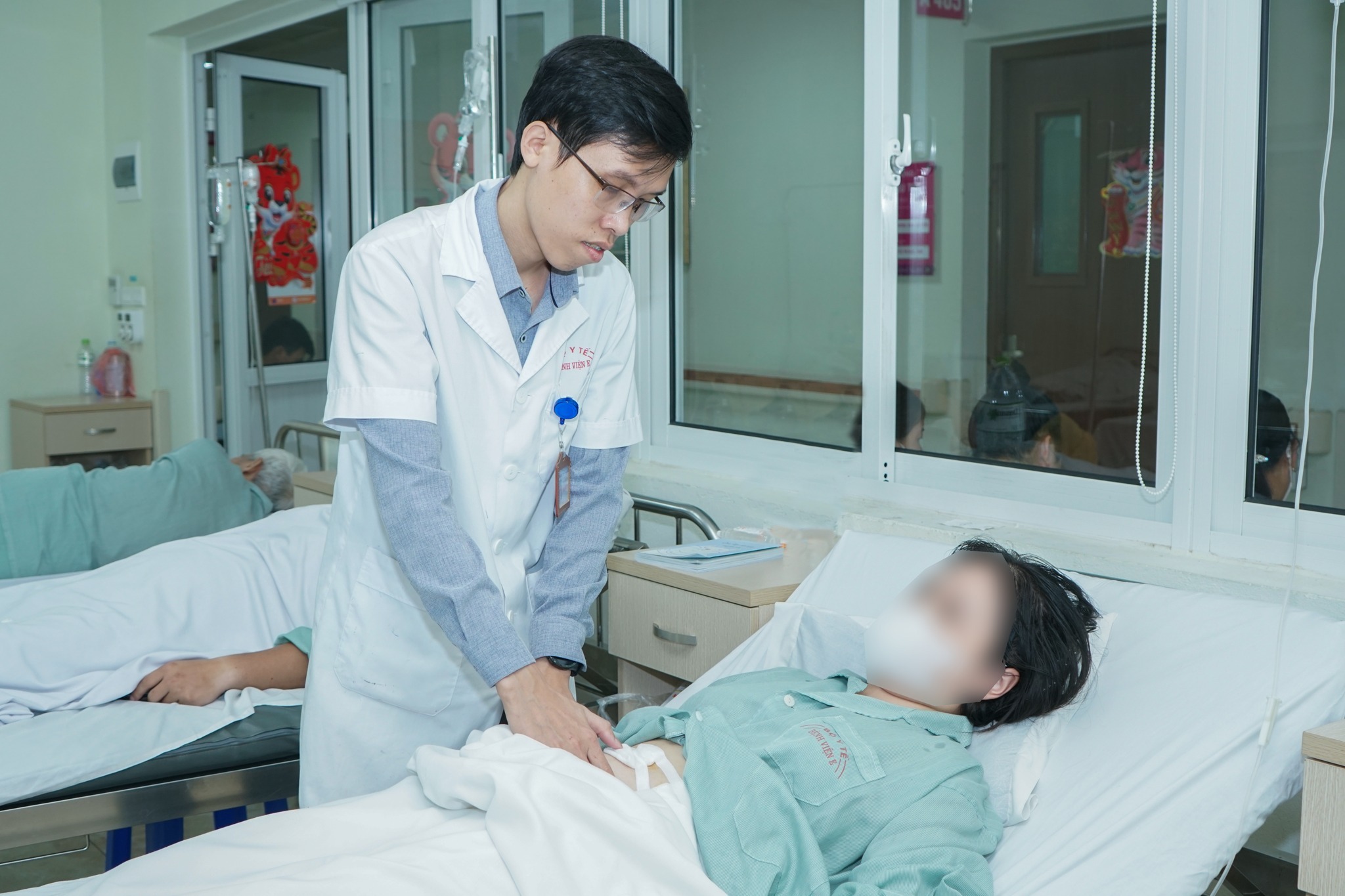 Nguy hiểm khi cắt ruột thừa cho bệnh nhân có phủ tạng đảo ngược- Ảnh 1.