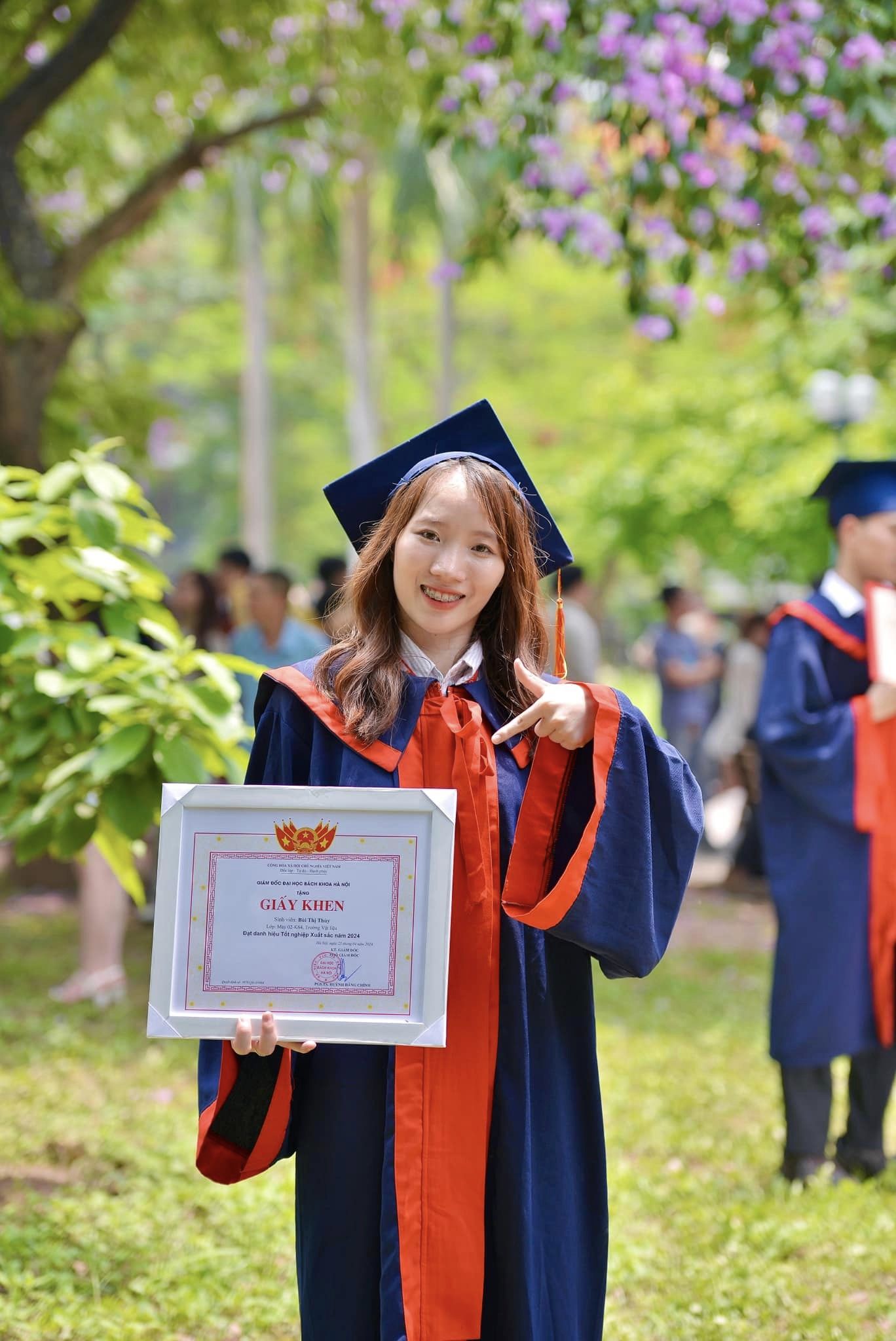 Thủ khoa Đại học Bách khoa Hà Nội xinh xắn, là “chiến thần” học bổng suốt 4,5 năm học- Ảnh 1.