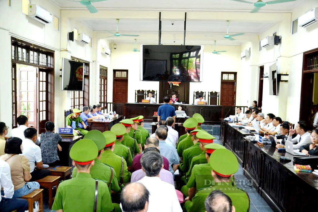 TIN NÓNG 24 GIỜ QUA: Cựu Bí thư Tỉnh uỷ Lào Cai Nguyễn Văn Vịnh lĩnh án; sát hại "tình địch" vì ghen tuông- Ảnh 1.