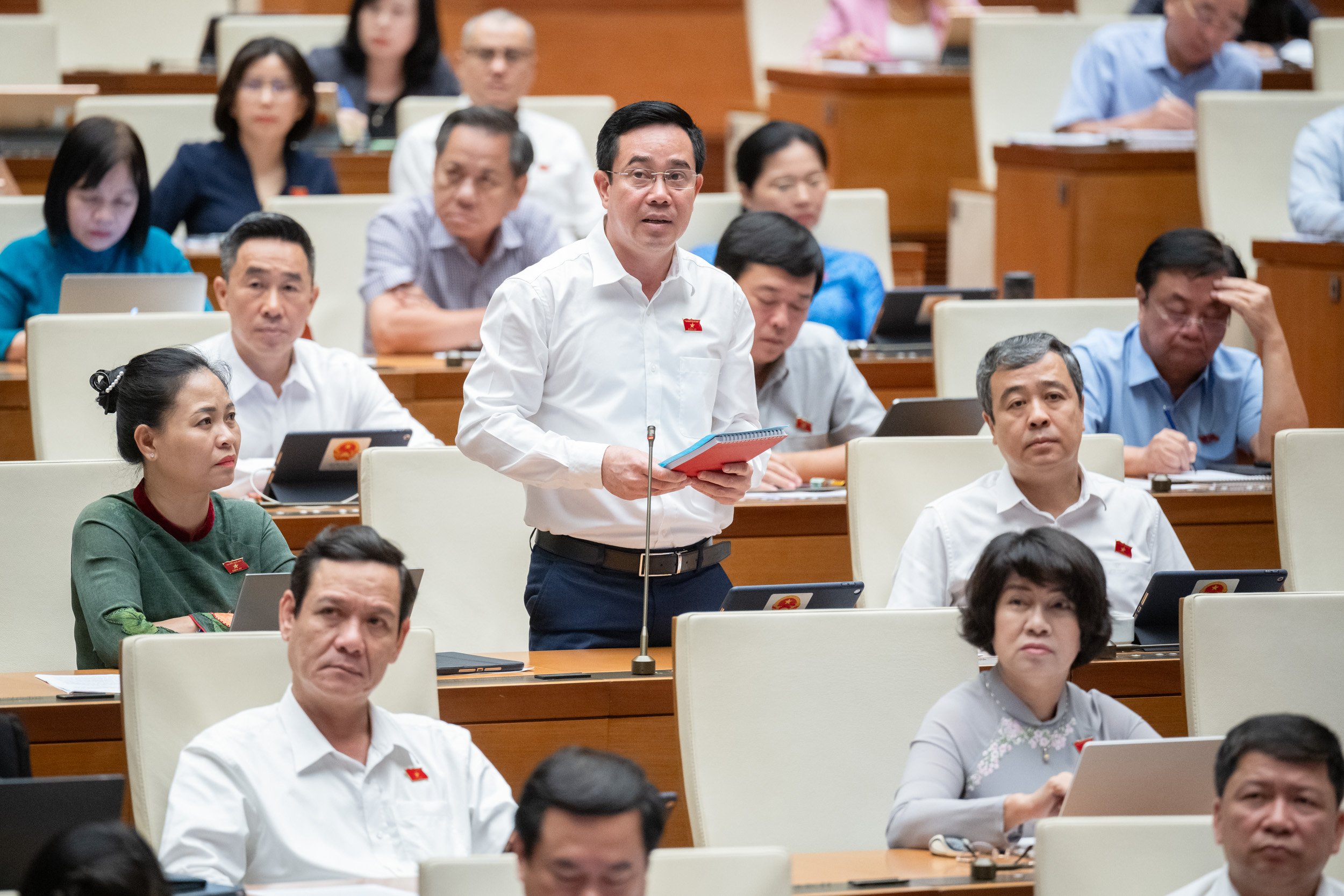 Đại biểu Quốc hội: "Văn hóa nông thôn có dấu hiệu lệch chuẩn, bị đặt thấp hơn kinh tế"- Ảnh 1.