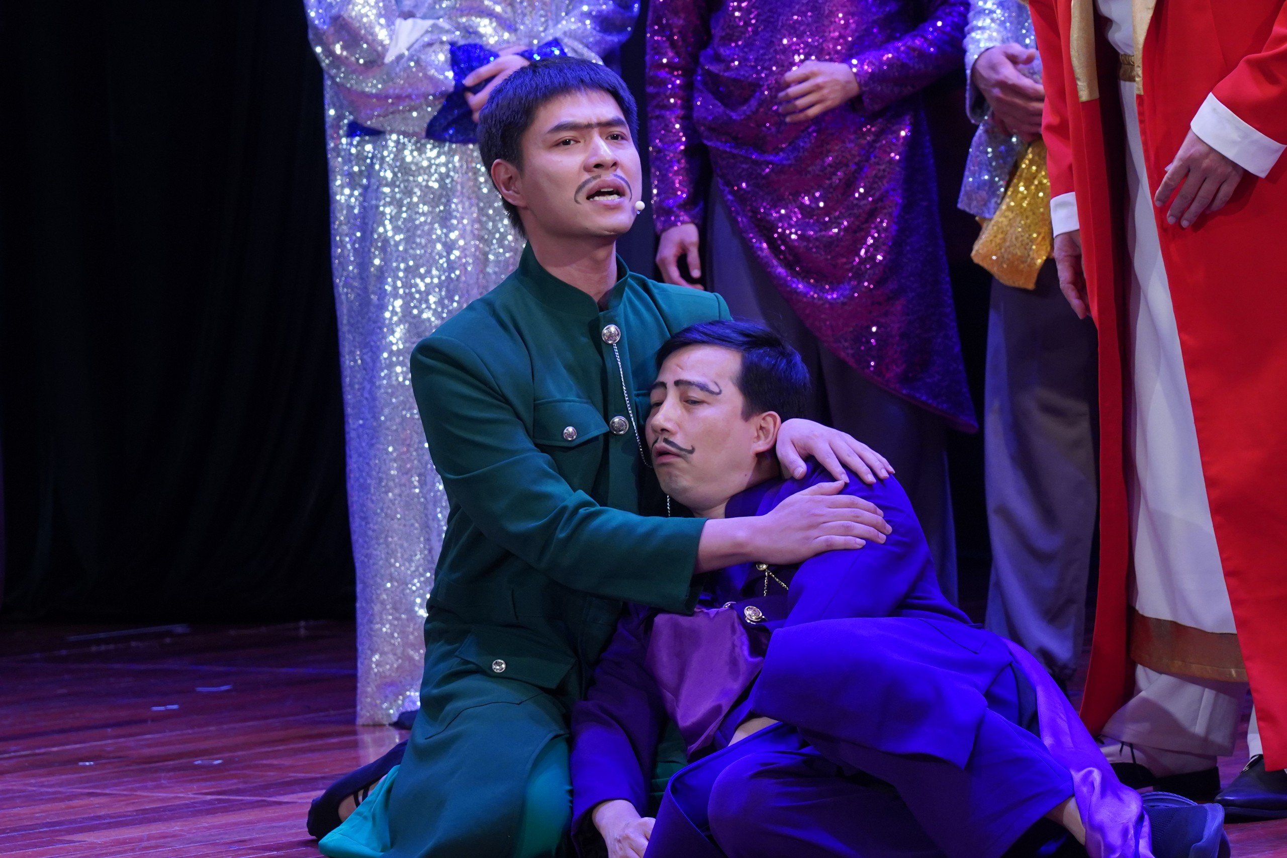 "Hoàng đế" Kiều Minh Hiếu nude trên sân khấu khiến khán giả nhí cười nắc nẻ- Ảnh 4.