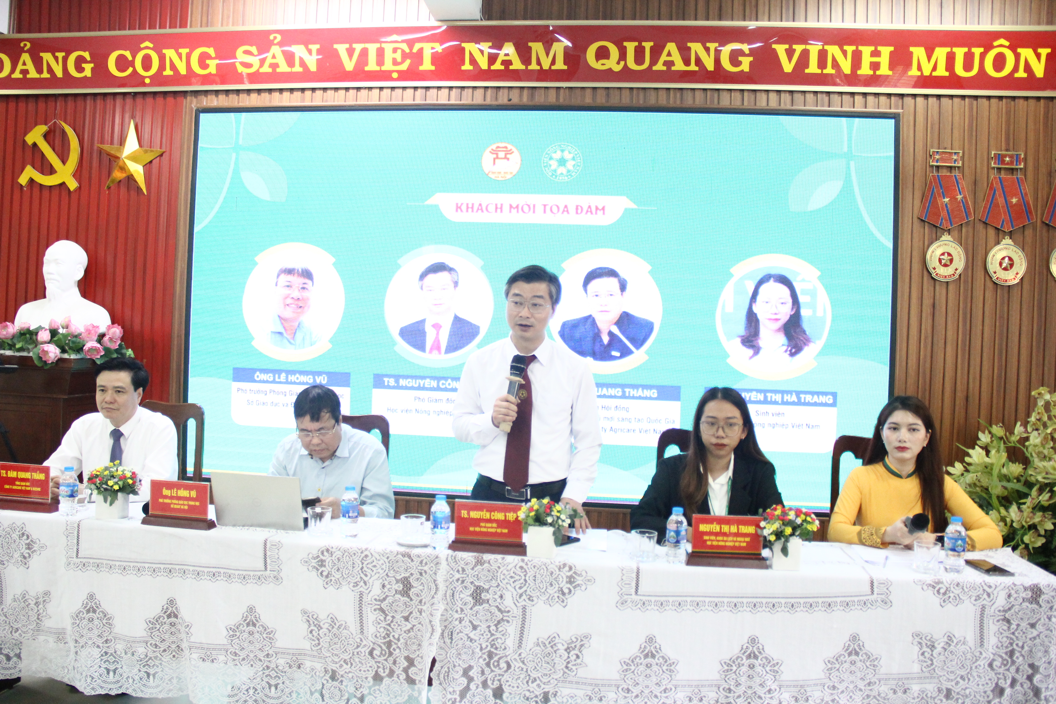 Học viện Nông nghiệp Việt Nam tiếp lửa tinh thần khởi nghiệp cho học sinh THPT Hà Nội- Ảnh 1.