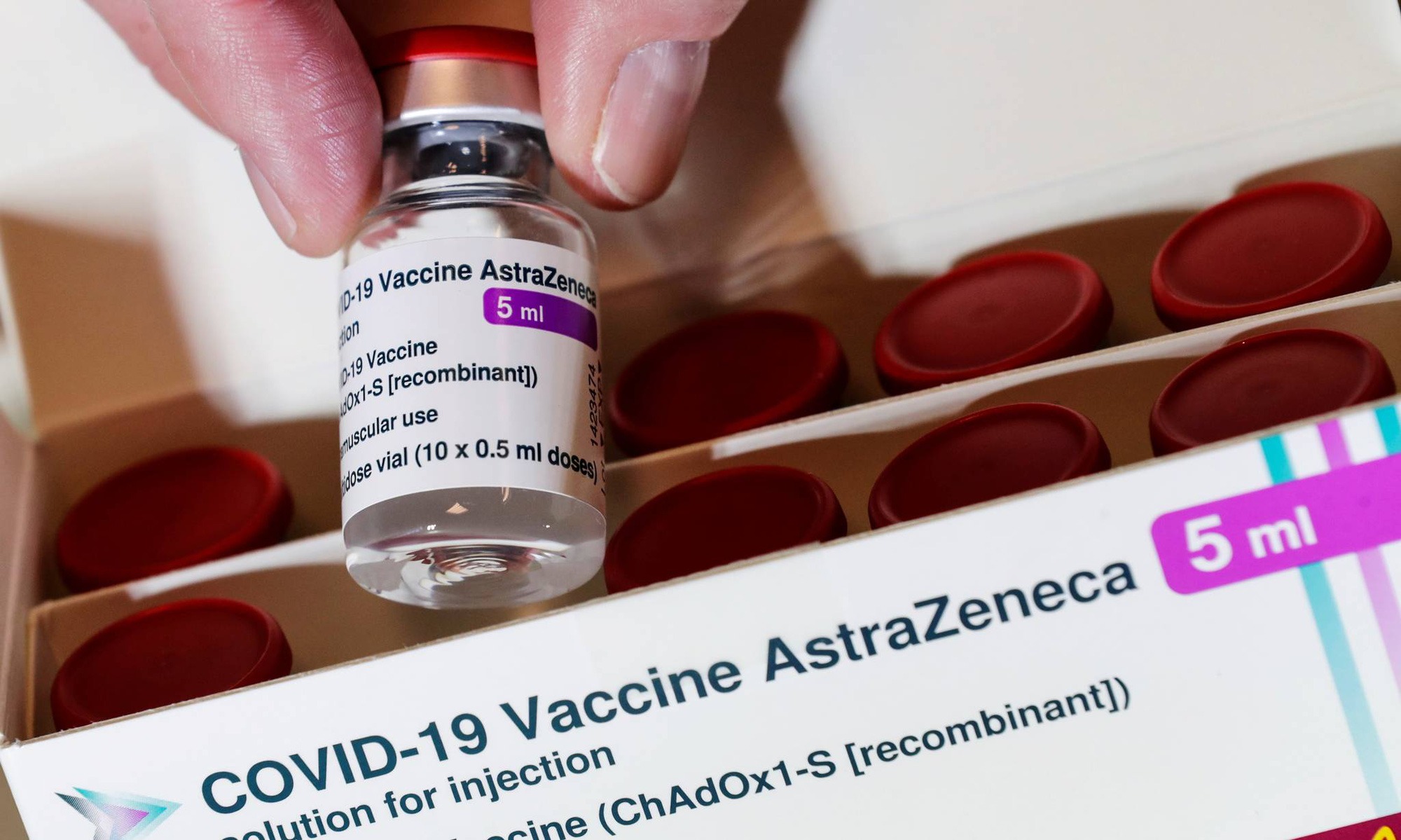 Bộ Y tế nói gì về cảnh báo liên quan vaccine AstraZeneca ngừa Covid-19?- Ảnh 1.