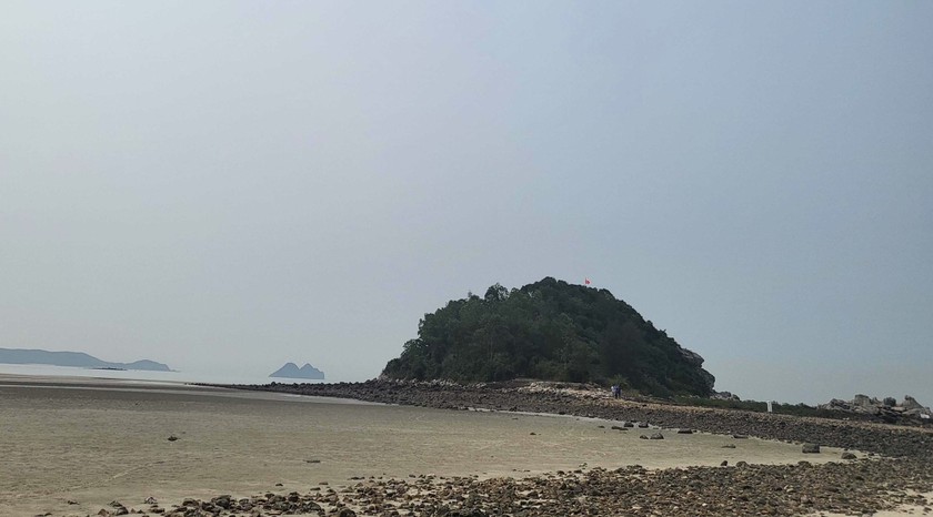 Một hòn đảo ở Quảng Ninh tương truyền xưa la liệt ngọc trai, nay còn hoang sơ thế này đây- Ảnh 3.