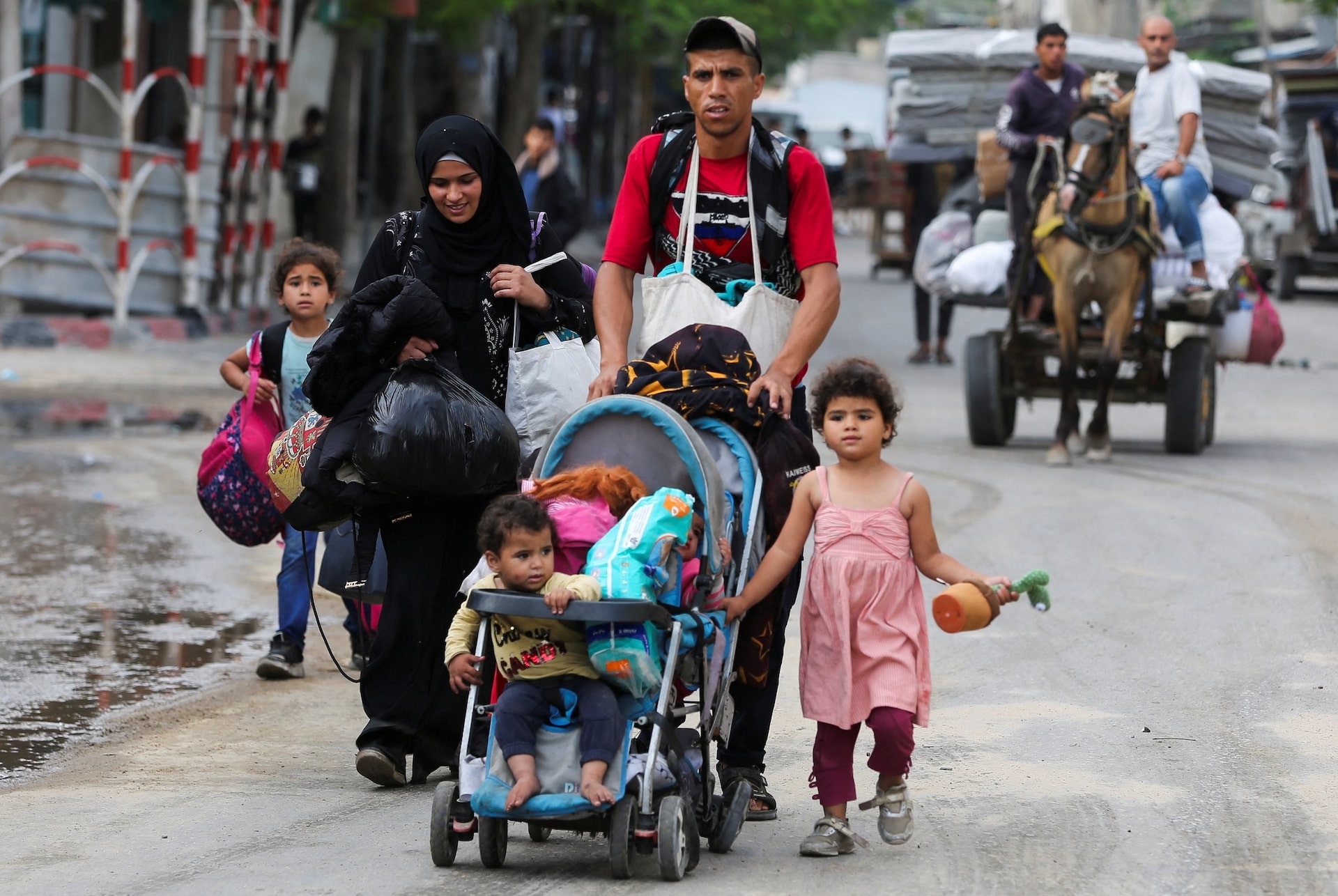 Người Palestine tuyệt vọng tháo chạy khỏi Rafah khi nhiều xe tăng Israel tiến vào khu vực này- Ảnh 3.