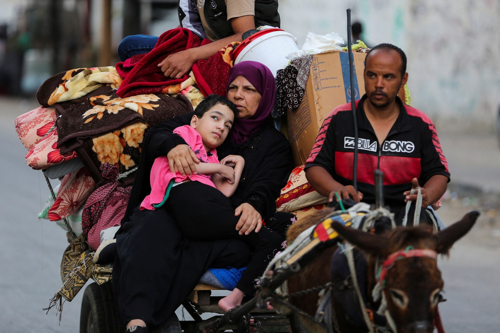 Người Palestine tuyệt vọng tháo chạy khỏi Rafah khi nhiều xe tăng Israel tiến vào khu vực này- Ảnh 5.