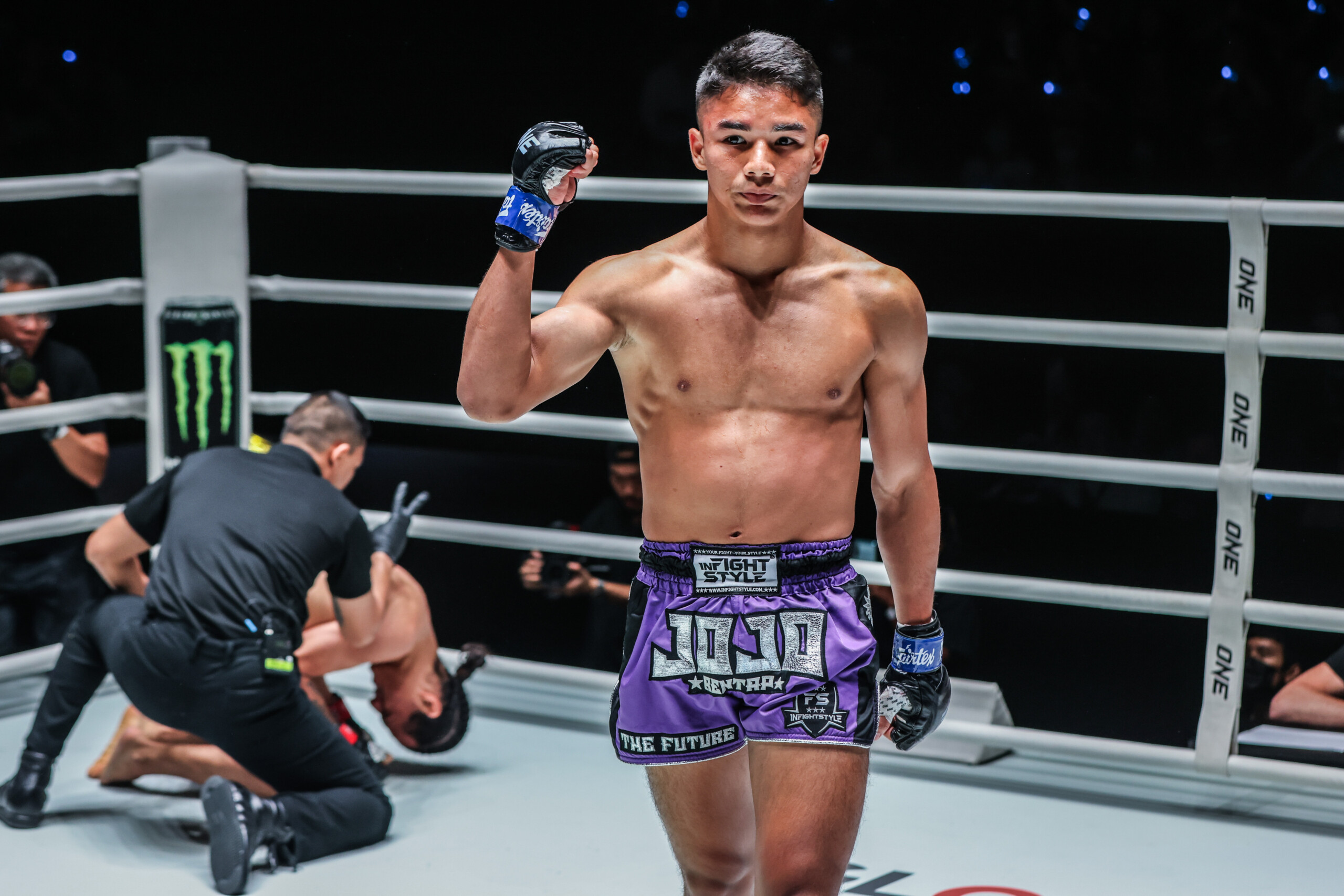 Nguyễn Trần Duy Nhất bị võ sĩ 17 tuổi “dọa” hạ knock-out ở ONE Championship- Ảnh 3.