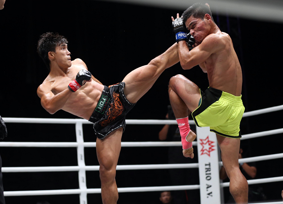 Nguyễn Trần Duy Nhất bị võ sĩ 17 tuổi “dọa” hạ knock-out ở ONE Championship- Ảnh 2.