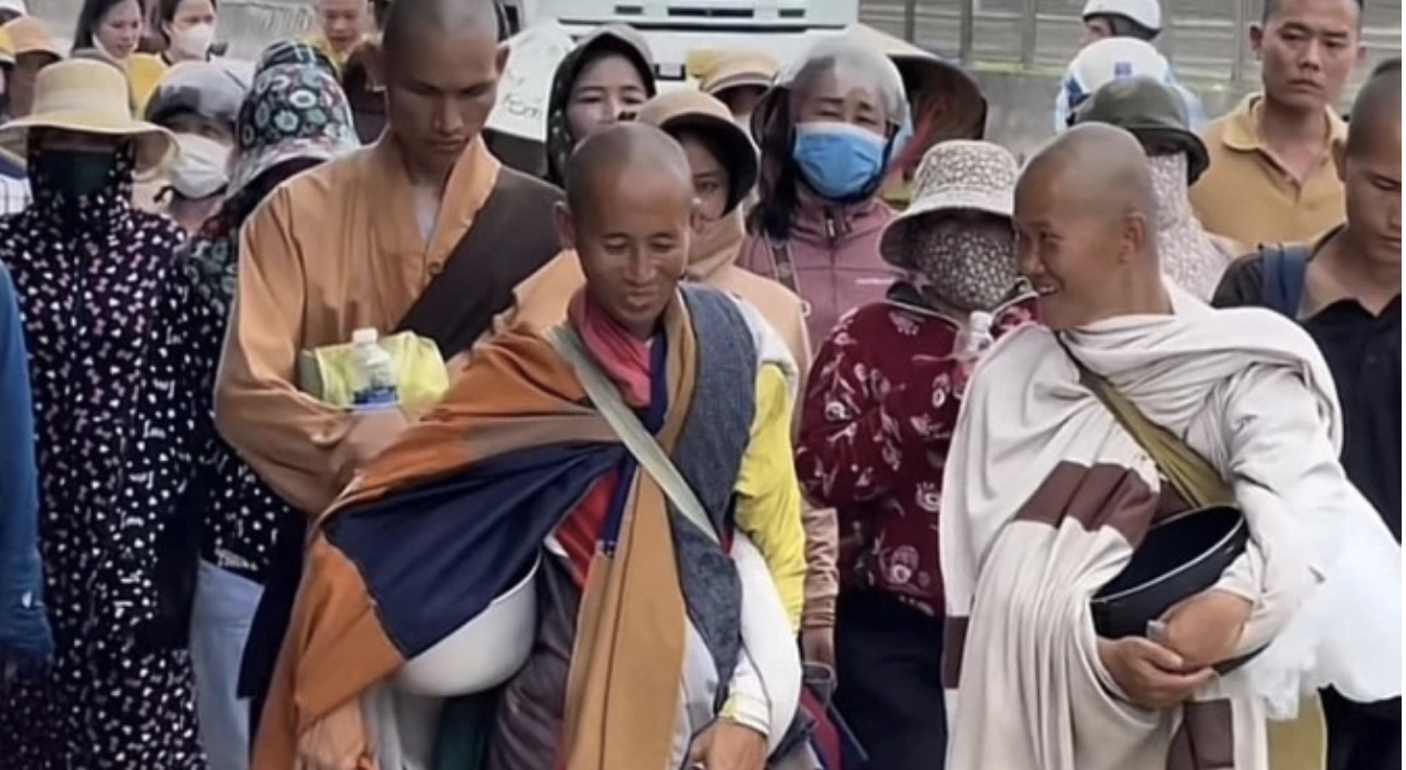 Những người đi theo ông Thích Minh Tuệ: "Có người vì việc tu hành, có người vì hiệu ứng truyền thông...."- Ảnh 5.