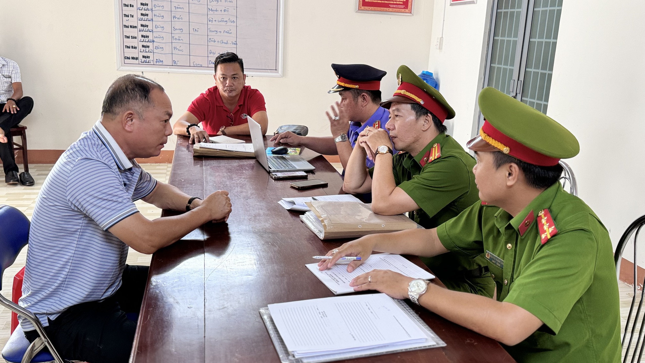 Liên quan vụ lừa đảo bán đất rừng đặc dụng ở Phú Quốc: Bắt giam thêm 1 đồng phạm- Ảnh 2.