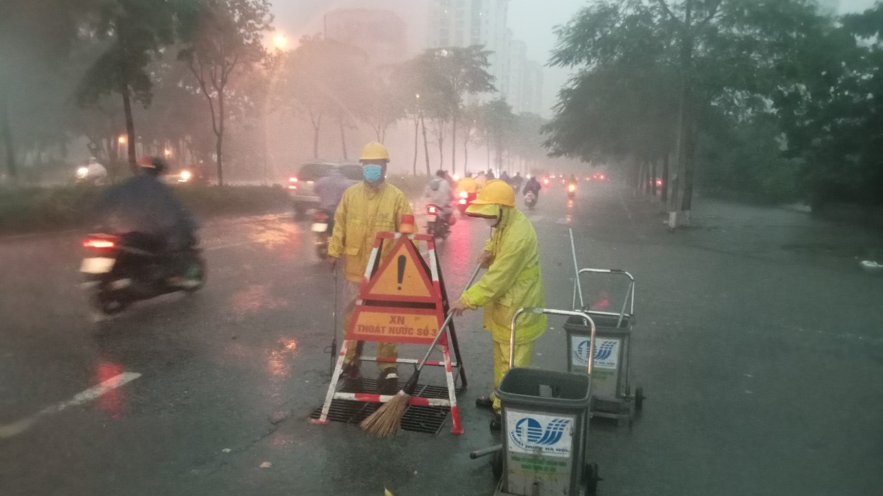 Nhiều trận mưa lớn bất thường, Hà Nội dự báo những điểm đen ngập lụt- Ảnh 1.
