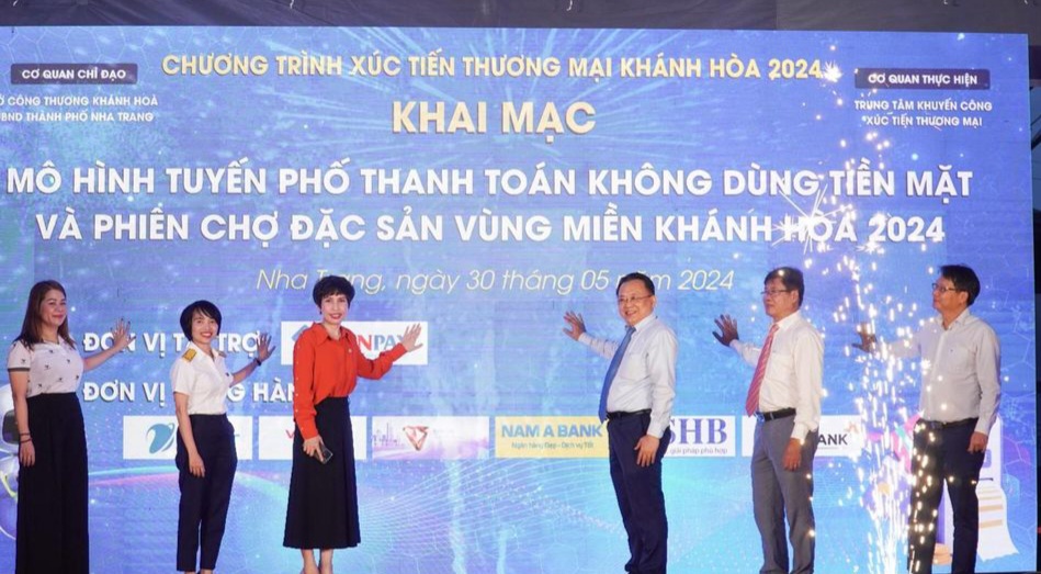 80 gian hàng của 65 doanh nghiệp tham gia phiên chợ tại Khánh Hòa- Ảnh 1.