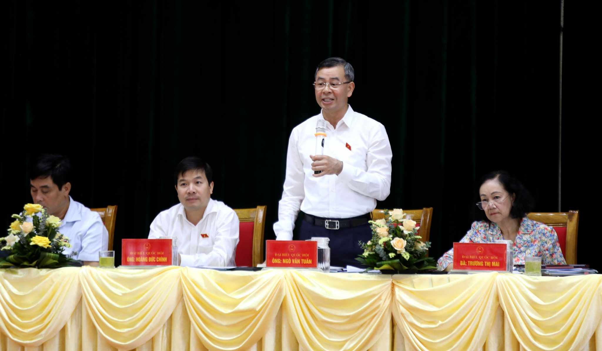 Thường trực Ban Bí thư Trương Thị Mai tiếp xúc cử tri tại Hòa Bình- Ảnh 3.