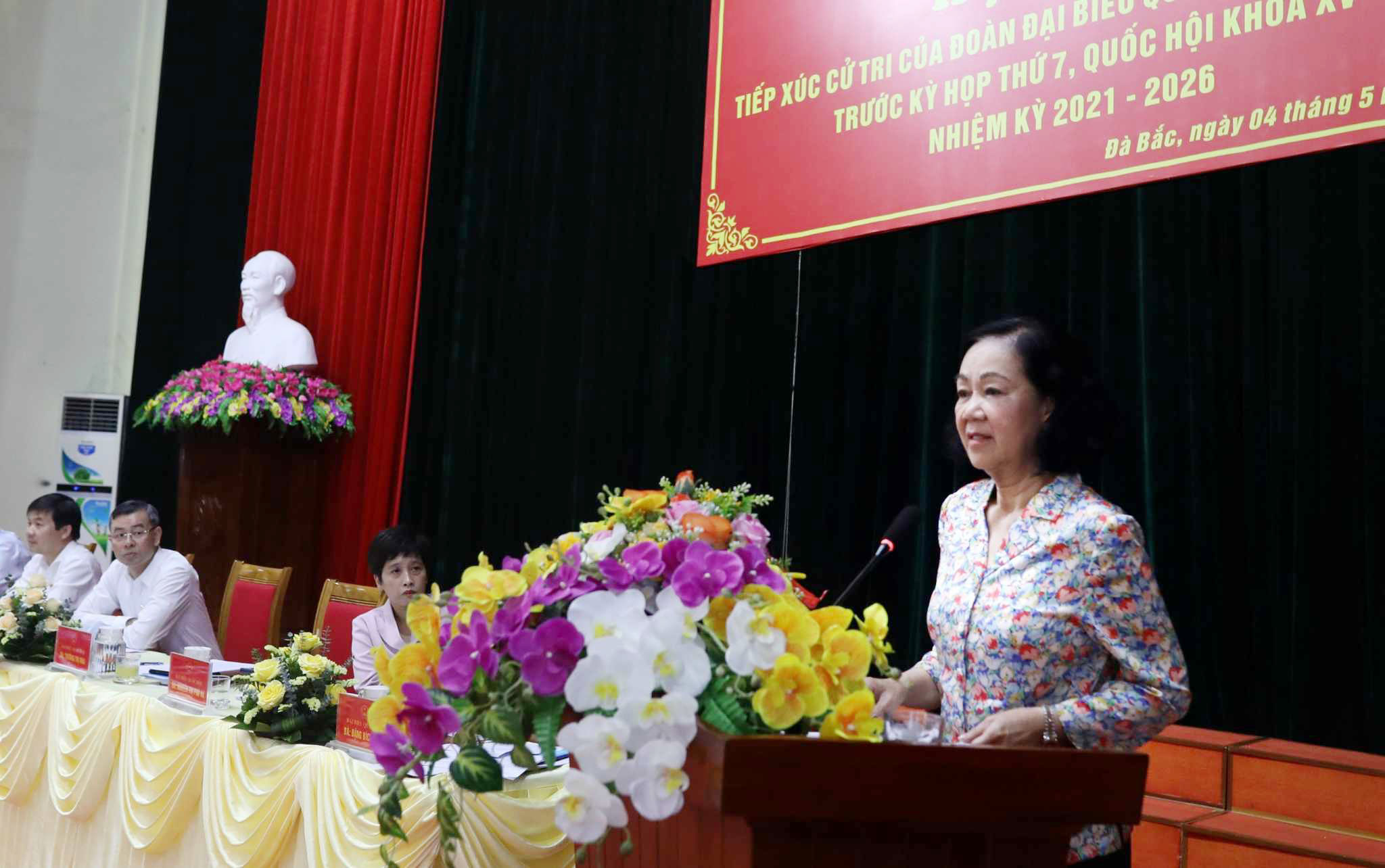 Thường trực Ban Bí thư Trương Thị Mai tiếp xúc cử tri tại Hòa Bình- Ảnh 2.