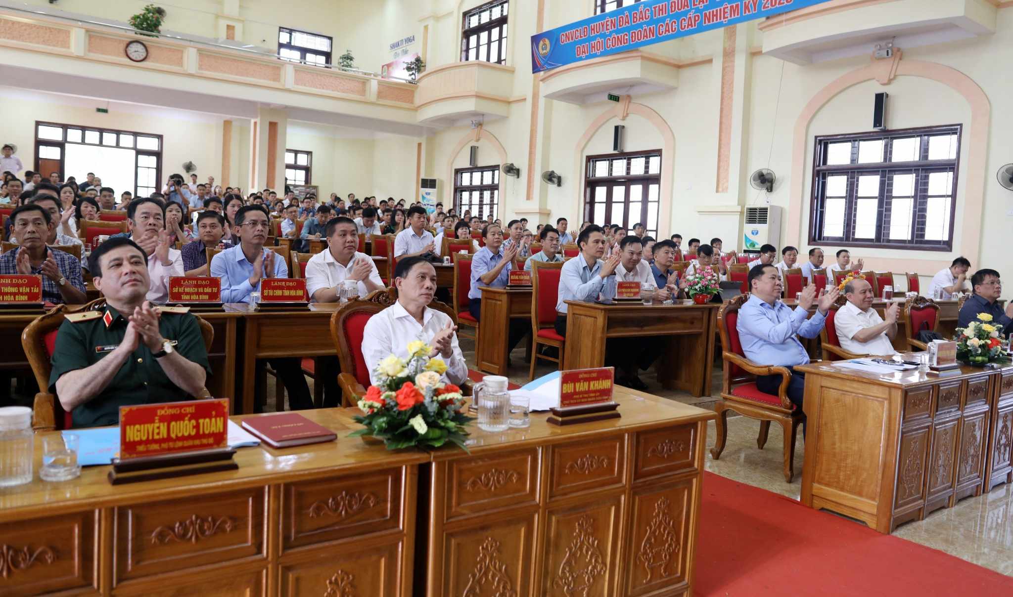 Thường trực Ban Bí thư Trương Thị Mai tiếp xúc cử tri tại Hòa Bình- Ảnh 4.